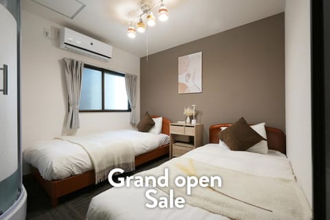 Bed, Photo of the whole room, Bedroom, air conditioner