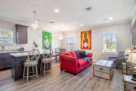 Breathtaking Spacious Art Filled 5BR home near FQ House in New Orleans