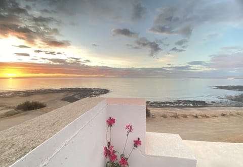 View (from property/room), Balcony/Terrace, Sunrise