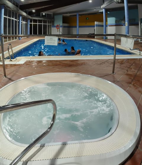 Hot Tub, Swimming pool