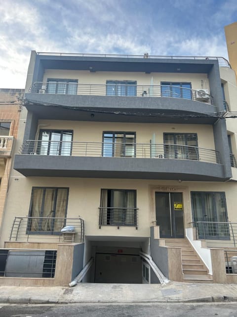 Swieqi sunny central airy quiet Apartment in Malta Apartment in Saint Julians