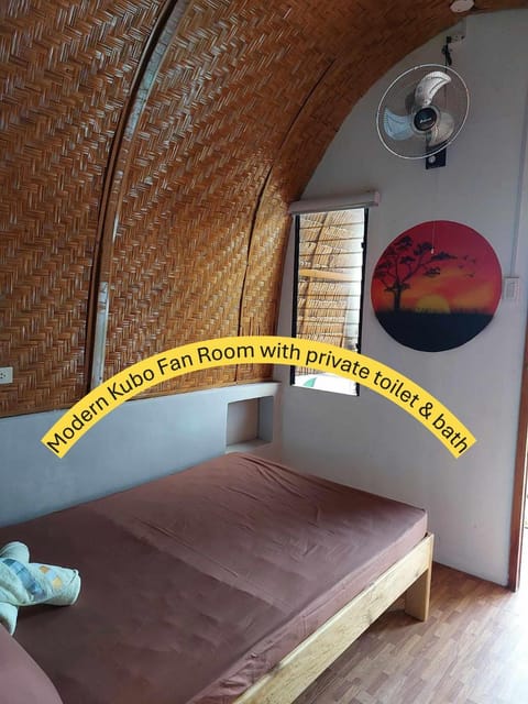 Photo of the whole room, Text overlay, Mountain view