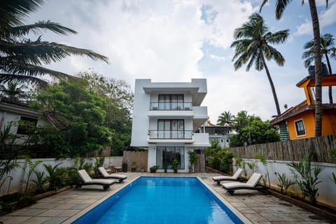 Property building, Swimming pool