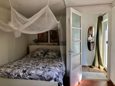 Studio calme avec terrasse proche de Lyon Apartment in Lyon