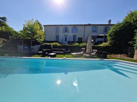 Property building, Day, Garden, Garden view, Pool view, Swimming pool, sunbed