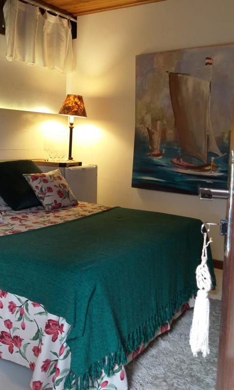Bed, Photo of the whole room, Decorative detail, Bedroom