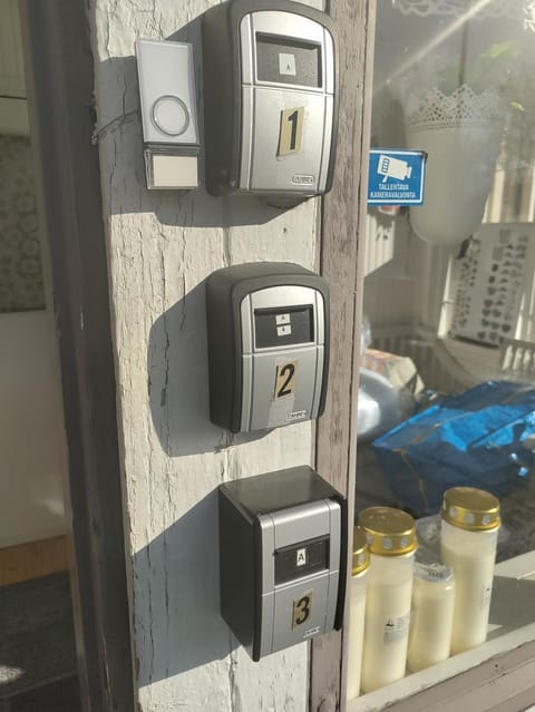 Minikoti, kalustettu huone 1-2 henkilölle Vacation rental in Uusimaa