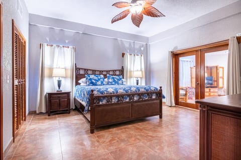 Bed, Bedroom, fireplace
