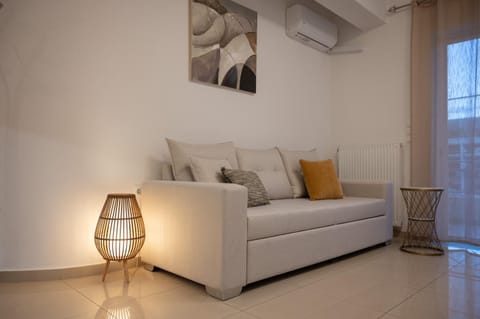 Living room, Seating area, air conditioner