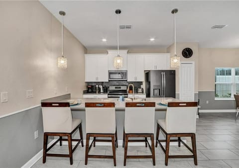 Stunning Townhome with Private Pool - Storey Lake - 5021 WW House in Kissimmee