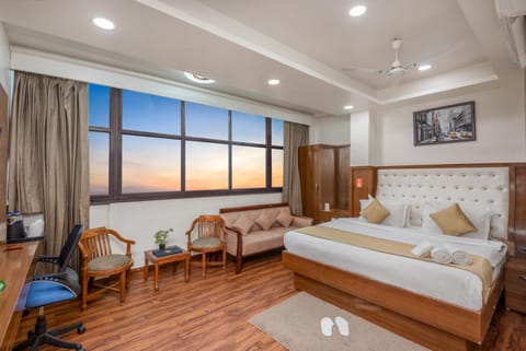Bed, Natural landscape, Photo of the whole room, Bedroom, City view, VIP