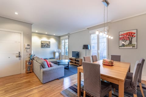 Living room, Lobby or reception, Lounge or bar, Dining area, heating