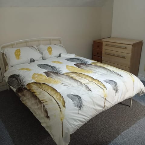 En-suite Double Room 277GC2 Salford Manchester Bed and Breakfast in Salford