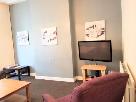 En-suite Double Room 277GC2 Salford Manchester Bed and Breakfast in Salford