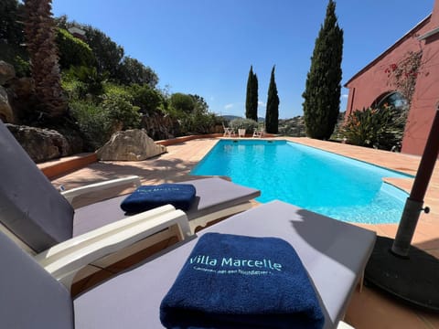 Day, Pool view, Swimming pool, Swimming pool, sunbed, towels