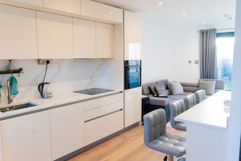 Kitchen or kitchenette, Living room, Seating area