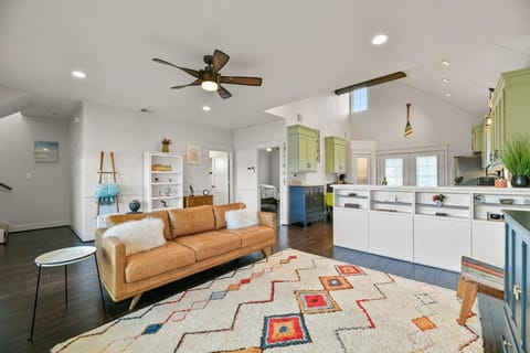 Sun and Lake House in Bacliff