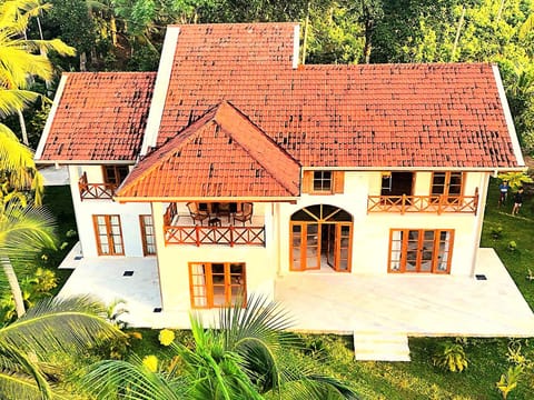 Property building, Garden, Balcony/Terrace