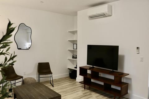 Emerald Oasis Cozy Living with Pet Park Apartment in Atascadero