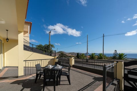 View (from property/room), Balcony/Terrace, Sea view