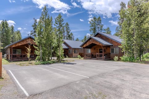 Rangers Retreat House in West Yellowstone