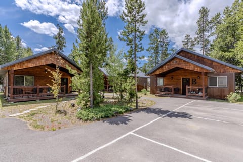Rangers Retreat House in West Yellowstone