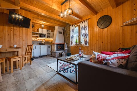 TV and multimedia, Kitchen or kitchenette, Living room, Dining area