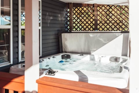 Sunset Cottage Hocking Hills House in Laurel Township