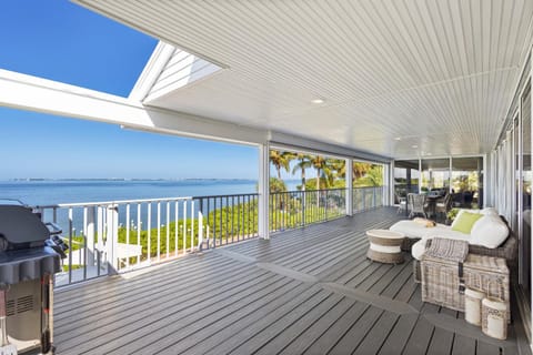 Infinity View House in Bayshore Gardens