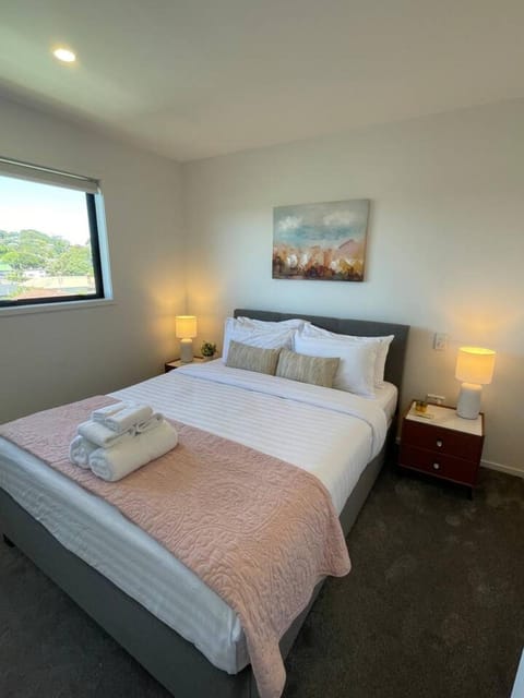 Chic Auckland Getaway House in Auckland