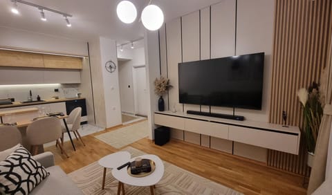 TV and multimedia, Living room, Seating area, Evening entertainment