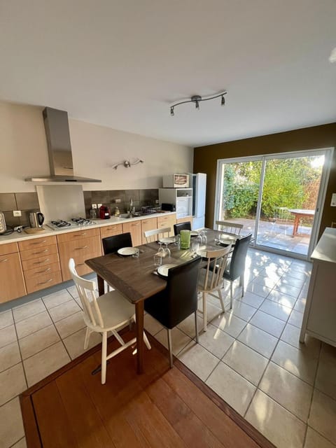 Spacious house for 8 people House in Clermont-Ferrand