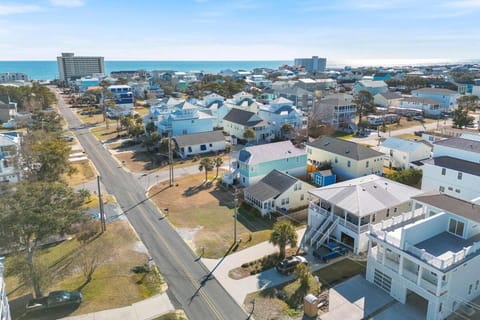 Turtle Cove Beach Retreat GOLF CART Included House in Carolina Beach