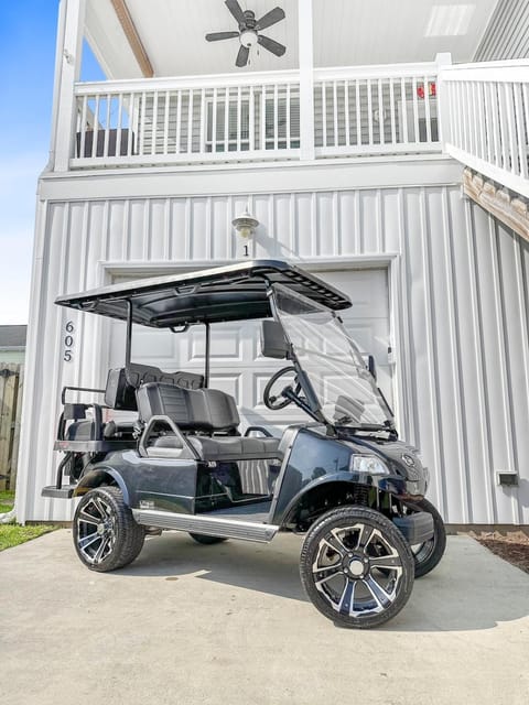 Turtle Cove Beach Retreat GOLF CART Included House in Carolina Beach
