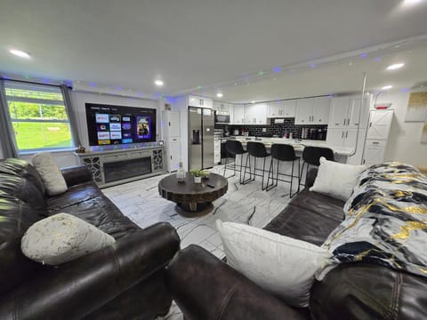 TV and multimedia, Living room, Seating area