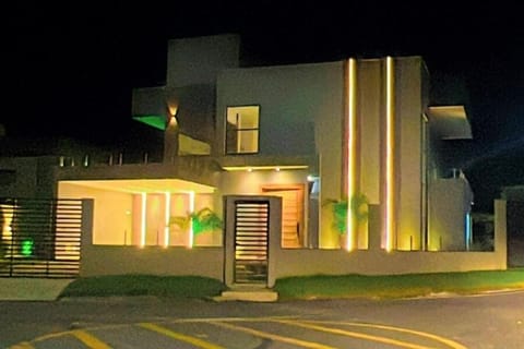Facade/entrance, Garden