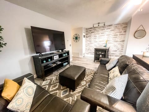 Modern Condo Central Huron Boat Basin Area Apartment in Huron