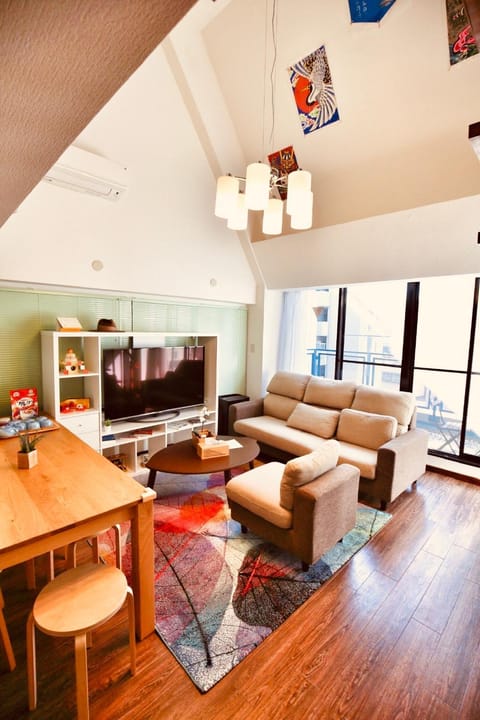 Property building, Communal lounge/ TV room, TV and multimedia, Living room, Seating area, Dining area, Evening entertainment