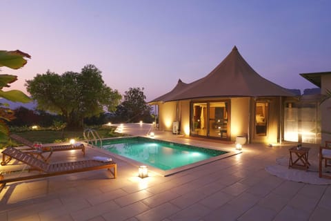 Patio, Pool view, Swimming pool, sunbed