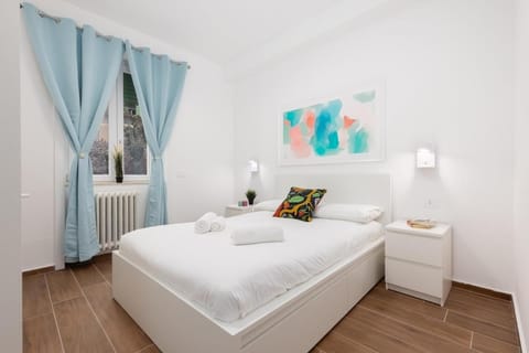 Bed, Photo of the whole room, Bedroom, air conditioner