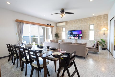 TV and multimedia, Living room, Dining area