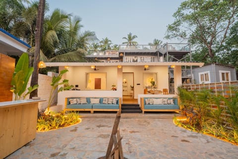 Property building, Day, Garden, Garden view