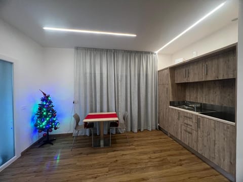 Communal lounge/ TV room, Kitchen or kitchenette