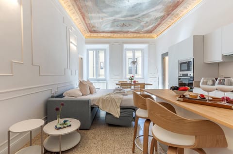 Bed, Kitchen or kitchenette, Living room, Seating area