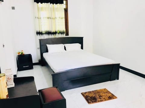 Bed, Living room, Photo of the whole room, Bedroom