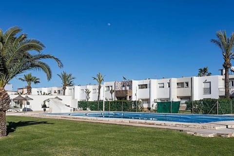 Garden, Garden view, Pool view, Swimming pool, sunbed