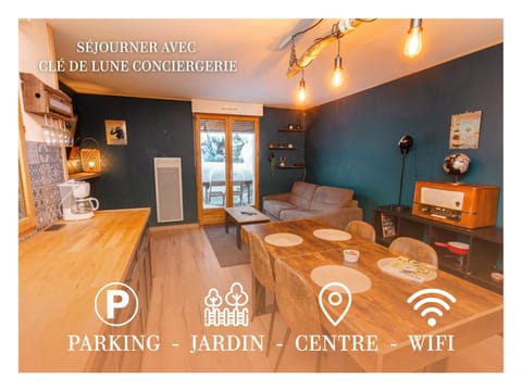 View (from property/room), Living room, Dining area