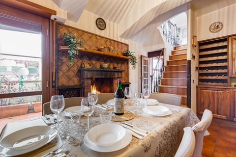 The Elegant Penthouse - Ampio Attico con Posto Auto Apartment in Rome