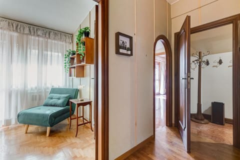 The Elegant Penthouse - Ampio Attico con Posto Auto Apartment in Rome