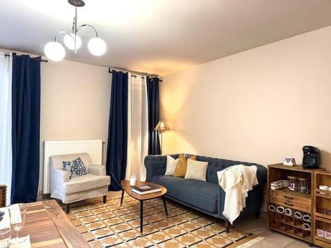 Horizon Caluire - T3 chaleureux avec balcon - proche Lyon Apartment in Caluire-et-Cuire